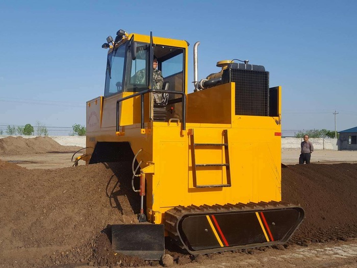 履帶翻拋機實拍